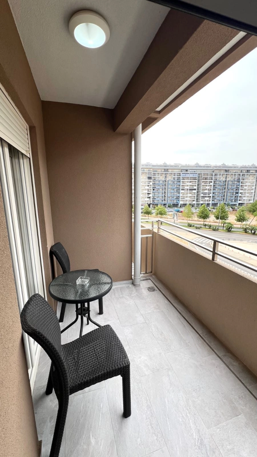 Jednosoban-stan-47-m²-u-naselju-Central-Point-Podgorica-6 Izdavanje: Jednosoban stan 47 m² – Central Point, Podgorica — fotografija 7