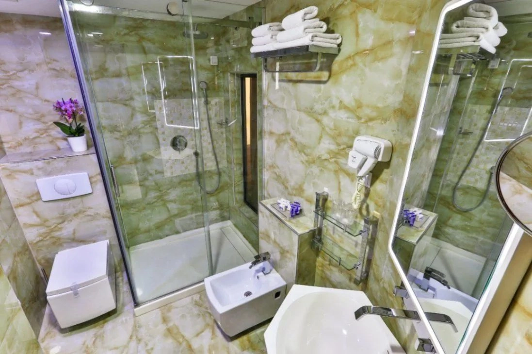 Garni-hotel-sa-4-zvjezdice-u-Becicima-Budva-7 Hotel 950 m² – Bečići, Budva — fotografija 8