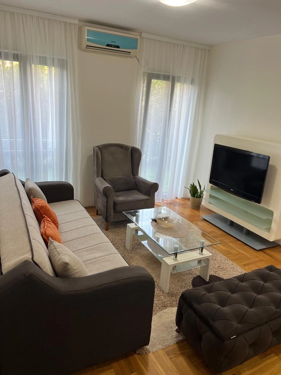 Namjesten-dvosoban-stan-u-City-kvartu-Podgorica-12 Namješten dvosoban stan u City kvartu, Podgorica — fotografija 13