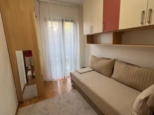 Namješten dvosoban stan u City kvartu, Podgorica — fotografija 15