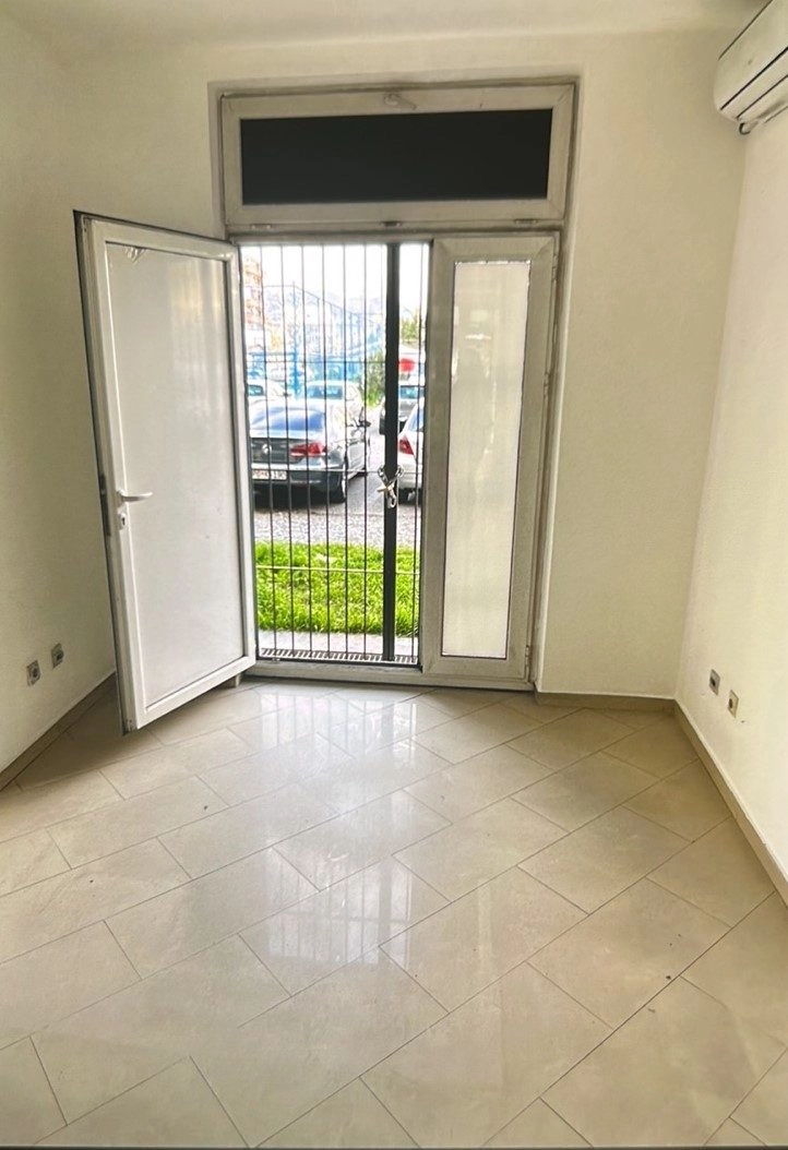 Poslovni-prostor-80-m²-u-naselju-Stari-aerodrom-Podgorica-2 Poslovni prostor 80 m² – Stari aerodrom, Podgorica — fotografija 3