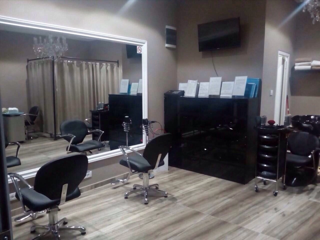Frizerski-salon-30-m²-u-Zabjelu-Podgorica Frizerski salon 30 m² u Zabjelu