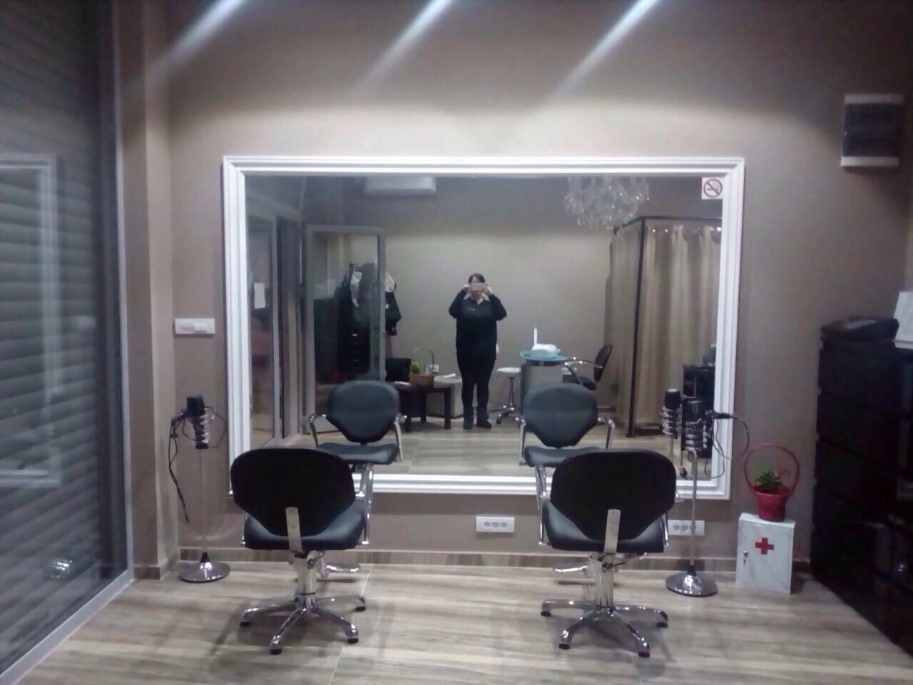 Frizerski-salon-30-m²-u-Zabjelu-Podgorica-2 Izdavanje: Poslovni prostor 30 m² – Zabjelo, Podgorica — fotografija 3