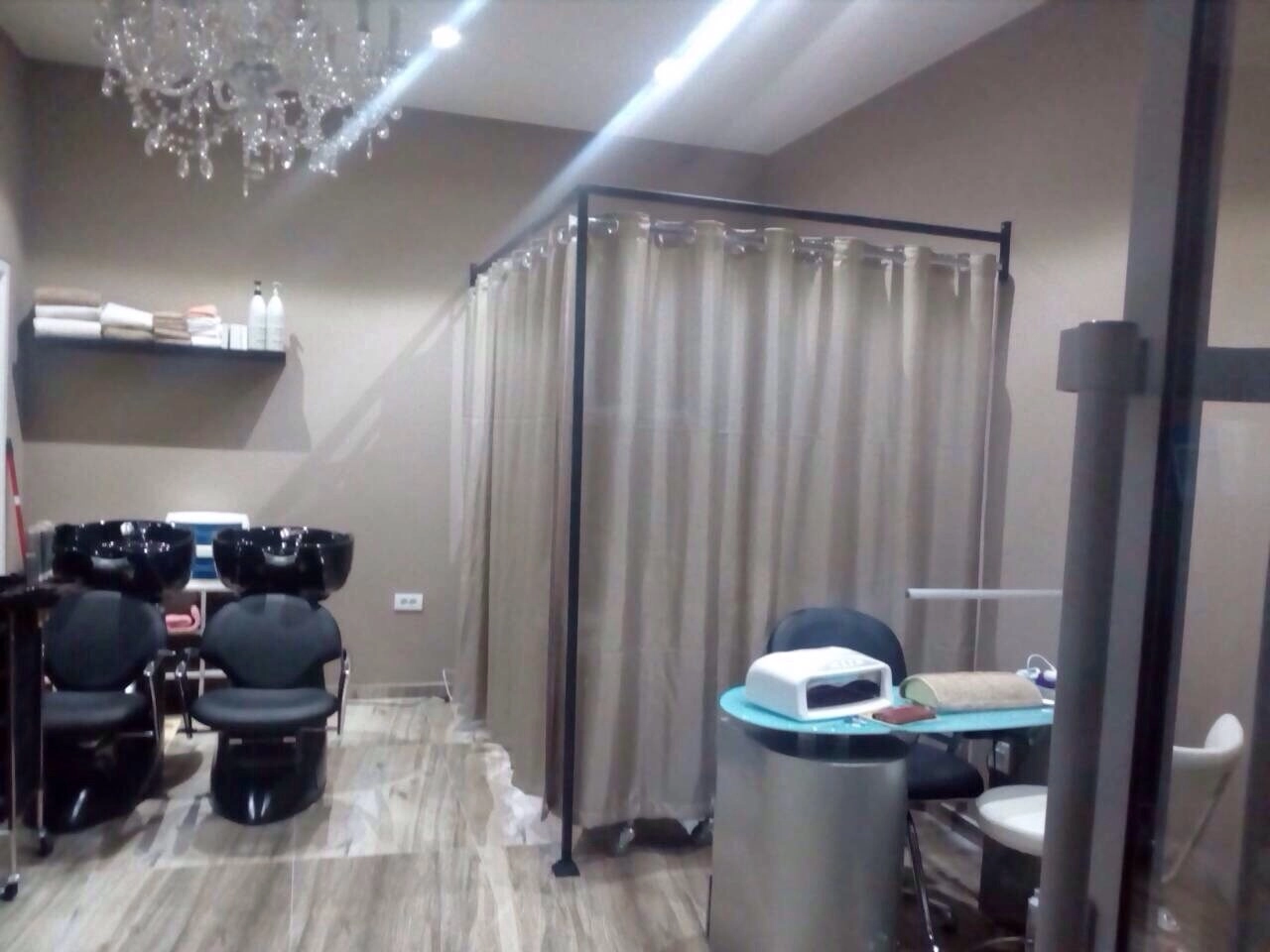 Frizerski-salon-30-m²-u-Zabjelu-Podgorica-3 Izdavanje: Poslovni prostor 30 m² – Zabjelo, Podgorica — fotografija 4