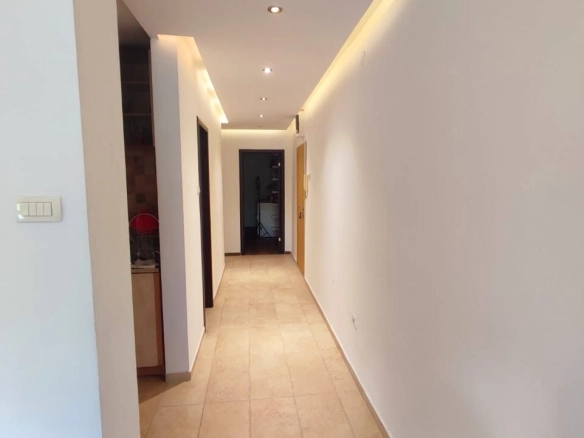Izdavanje: Poslovni prostor 80 m² – Blok 5, Podgorica — fotografija 4