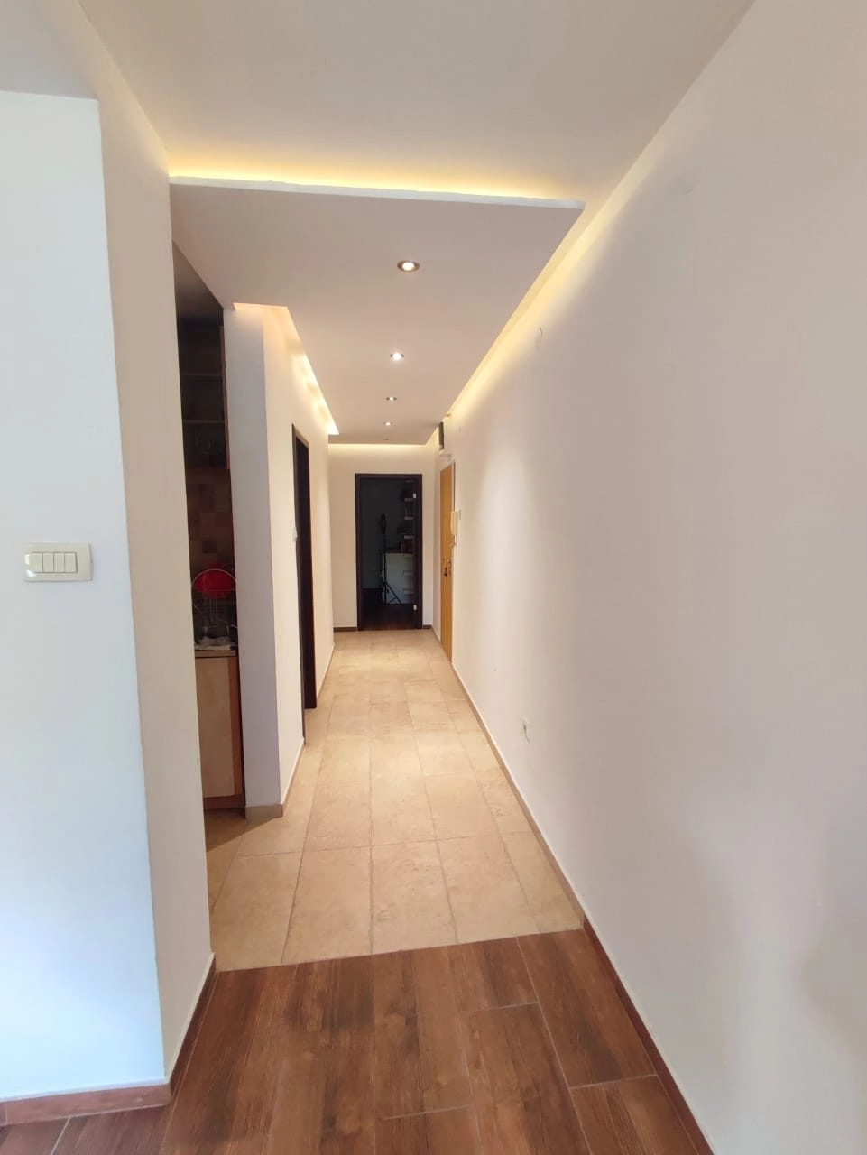 Poslovni-prostor-80-m²-u-Bloku-5-Podgorica-3 Izdavanje: Poslovni prostor 80 m² – Blok 5, Podgorica — fotografija 4
