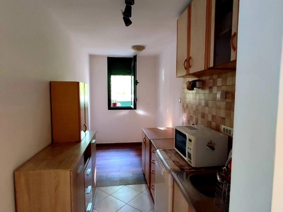 Izdavanje: Poslovni prostor 80 m² – Blok 5, Podgorica — fotografija 5