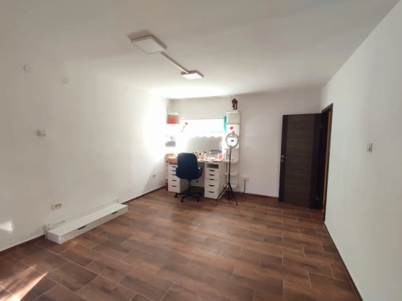 Izdavanje: Poslovni prostor 80 m² – Blok 5, Podgorica — fotografija 7