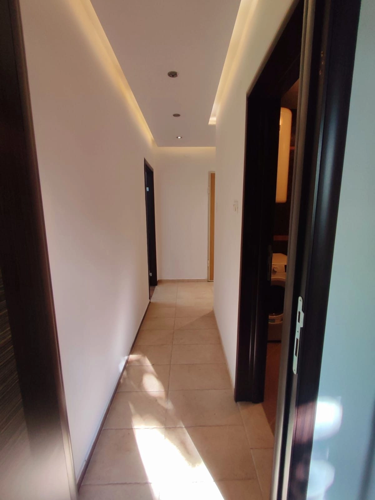 Poslovni-prostor-80-m²-u-Bloku-5-Podgorica-11 Izdavanje: Poslovni prostor 80 m² – Blok 5, Podgorica — fotografija 12