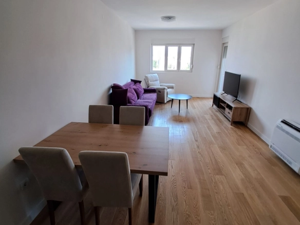 Dvosoban stan za izdavanje, Central Point, Podgorica — fotografija 2