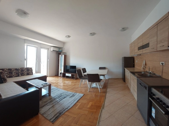 Izdavanje: Dvosoban stan 62 m² – Blok 9, Podgorica — fotografija 2