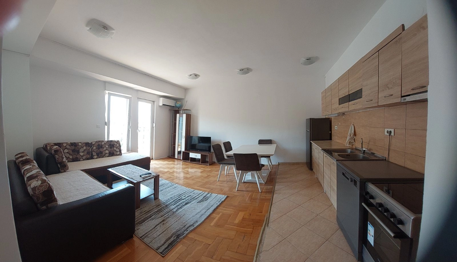Dvosoban-stan-u-Bloku-9-Podgorica-1 Izdavanje: Dvosoban stan 62 m² – Blok 9, Podgorica — fotografija 2