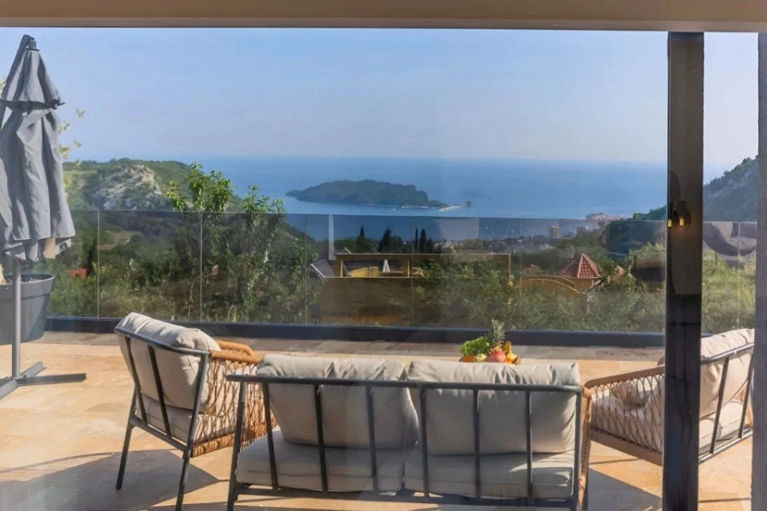 Kuca-sa-bazenom-u-Markovicima-Budva-1 Kuća 293 m² – Markovići, Budva — fotografija 2