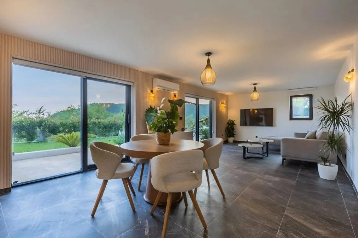 Kuca-sa-bazenom-u-Markovicima-Budva-2 Kuća 293 m² – Markovići, Budva — fotografija 3