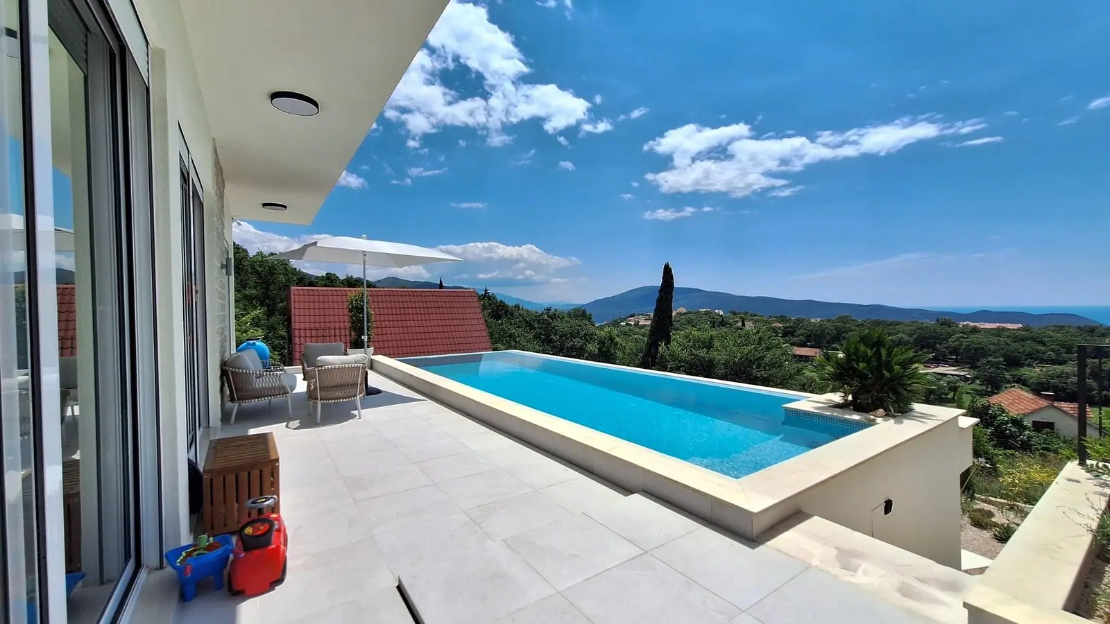 Kuca-sa-bazenom-u-naselju-Podi-Herceg-Novi-3 Kuća 320 m² – Podi, Herceg Novi — fotografija 4