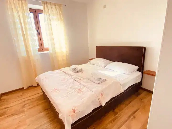 Kuca-sa-bazenom-u-Petrovcu-Budva-12 Kuća 466 m² – Petrovac, Budva — fotografija 13