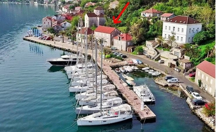 Kamena kuća sa pogledom na zaliv u Muu