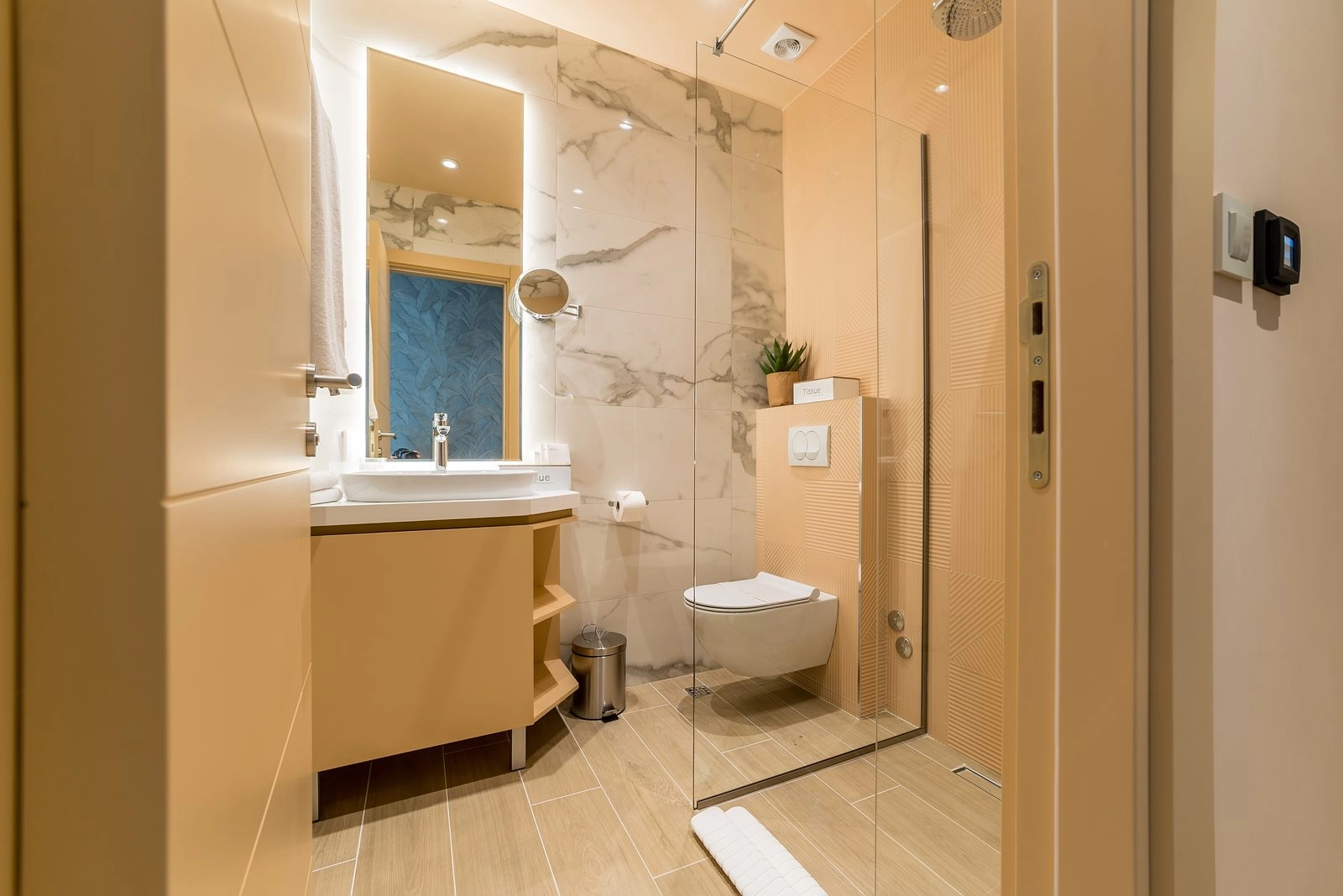 Hotel-sa-4-zvjezdice-u-centru-Budve-11 Hotel 317 m² – Centar, Budva — fotografija 12