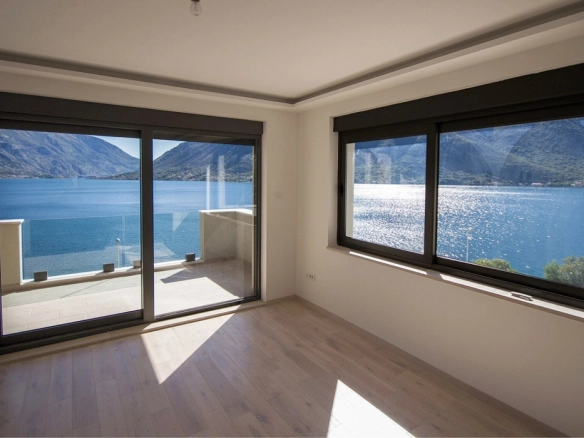 Dvosoban stan 94 m² – Kotor — fotografija 2