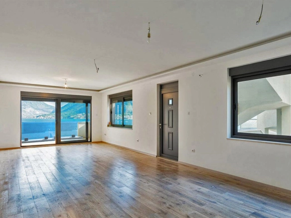Dvosoban stan 94 m² – Kotor — fotografija 3
