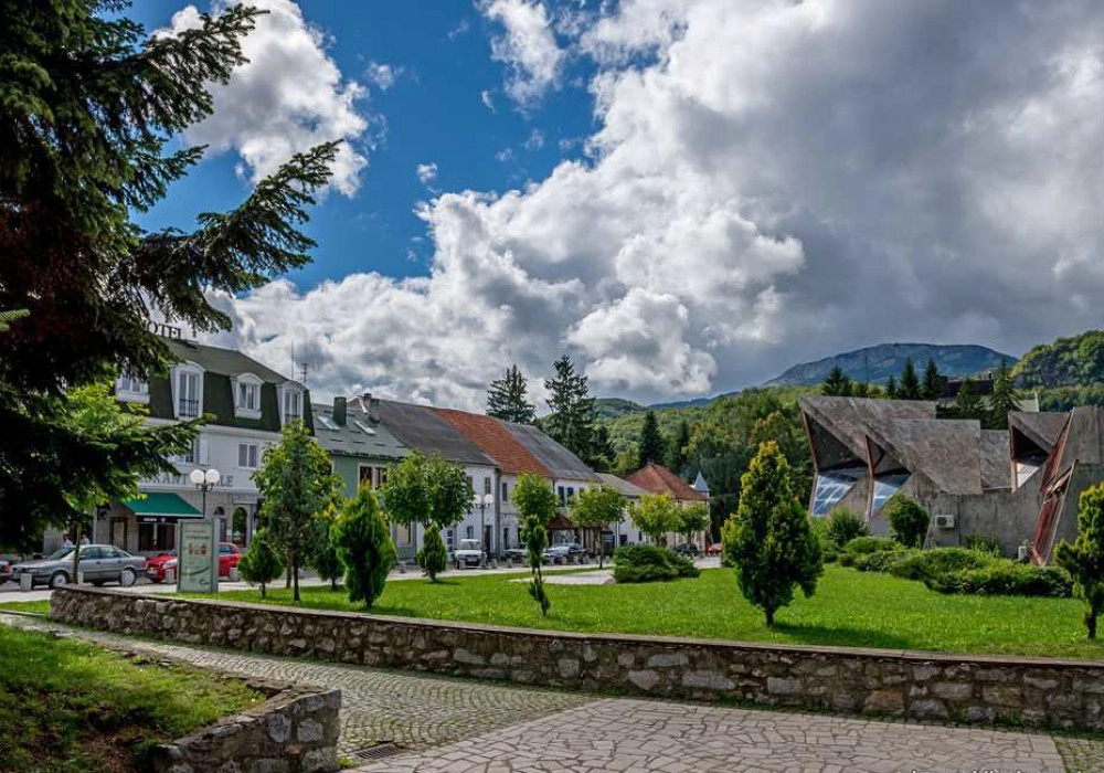 Nova-vila-u-skijaskom-kompleksu-Kolasin-10 Kuća 700 m² – Kolašin — fotografija 11
