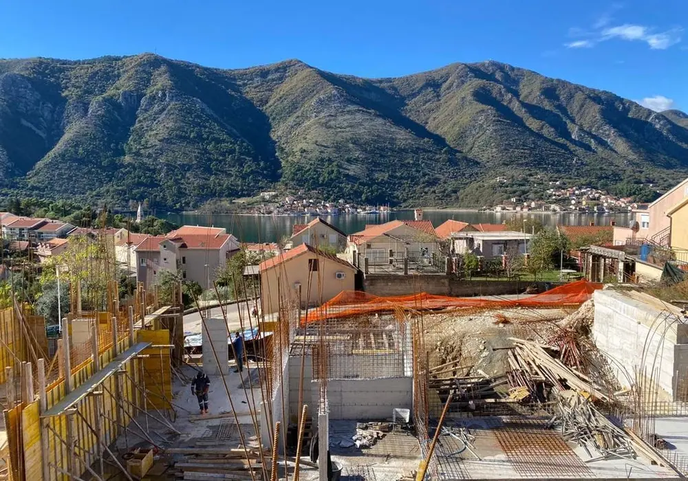 Dvosoban-stan-s-bazenom-u-Dobroti-Kotor-1 Dvosoban stan 119 m² – Dobrota, Kotor — fotografija 2