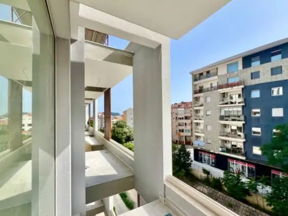 Trosoban stan 105 m² – Rozino, Budva — fotografija 14