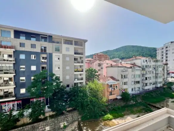 Trosoban stan 105 m² – Rozino, Budva — fotografija 15