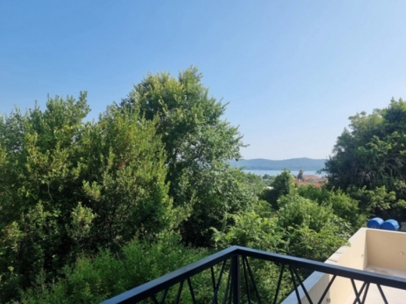 Trosoban stan u novogradnji