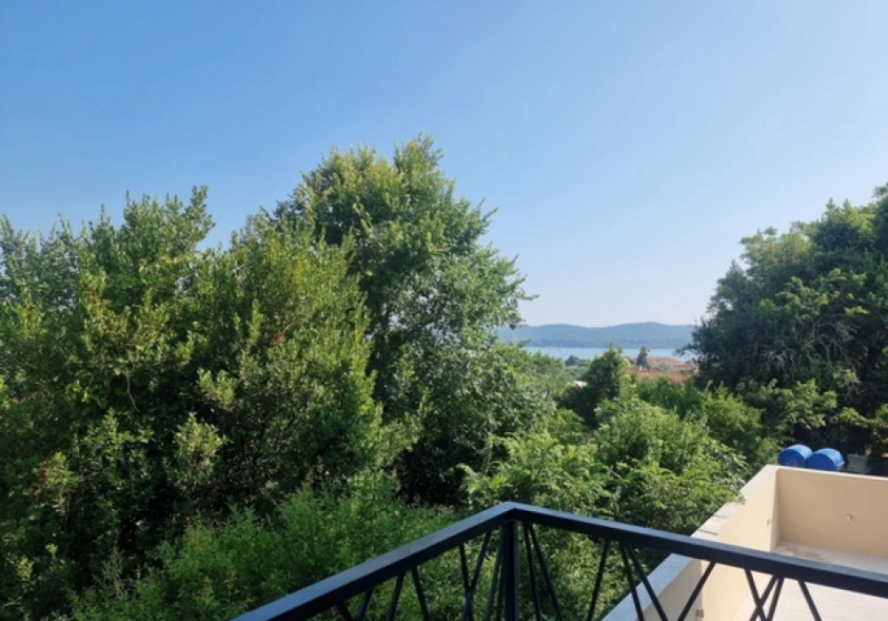 Trosoban-stan-u-novogradnji-Mazina-Tivat Trosoban stan u novogradnji
