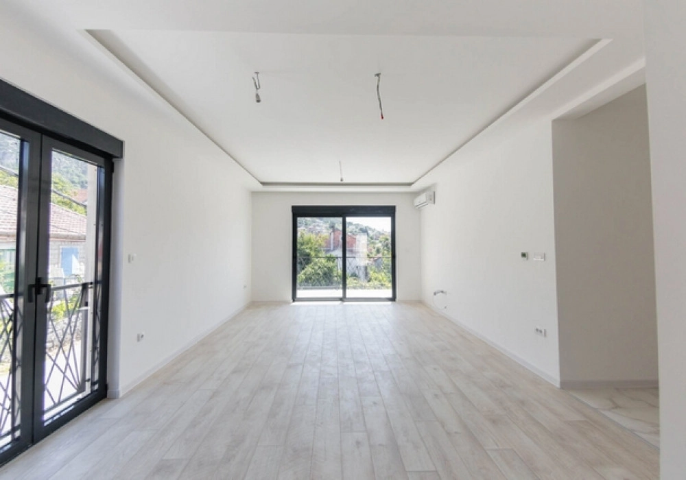 Trosoban-stan-u-novogradnji-Gorica-Tivat-11 Trosoban stan 82 m² – Gorica, Tivat — fotografija 12