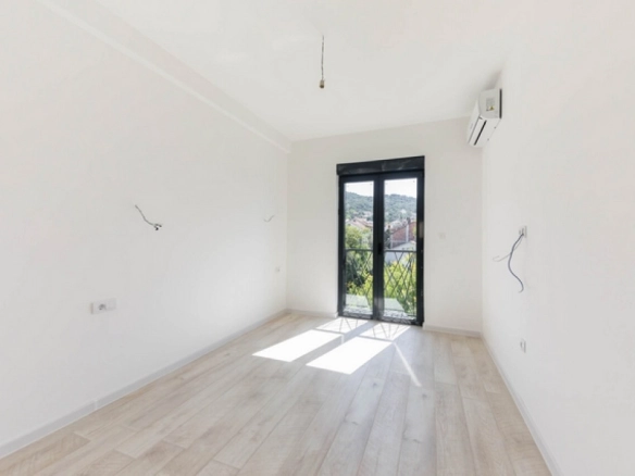 Trosoban stan 82 m² – Gorica, Tivat — fotografija 13