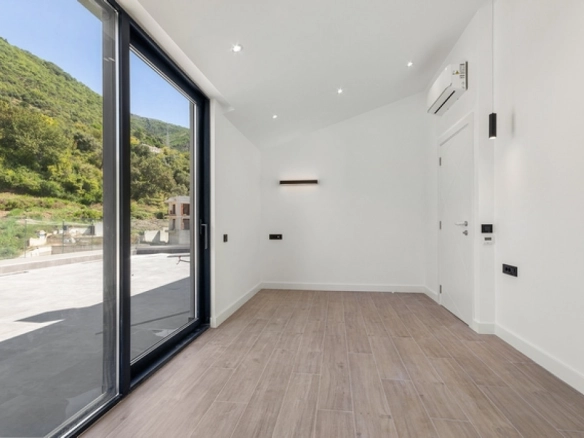 Stan – Tivat — fotografija 6