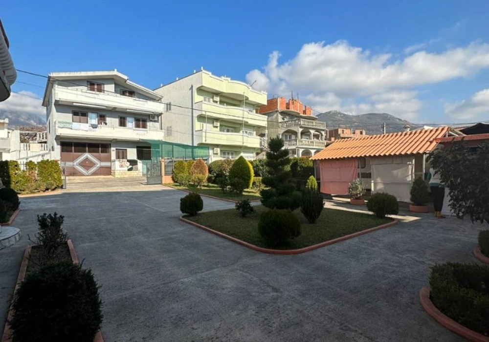 Kuca-sa-pet-apartmana-u-Viticima-Bar Kuća sa pet apartmana u Vitićima