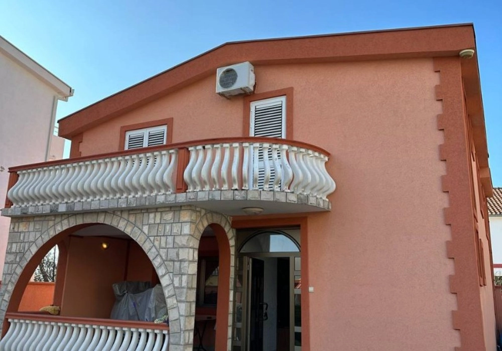 Kuca-sa-pet-apartmana-u-Viticima-Bar-1 Stan 514 m² – Vitići, Bar — fotografija 2