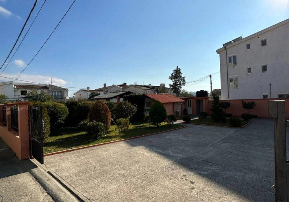 Kuca-sa-pet-apartmana-u-Viticima-Bar-2 Stan 514 m² – Vitići, Bar — fotografija 3