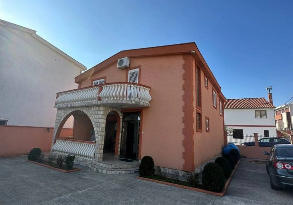 Kuca-sa-pet-apartmana-u-Viticima-Bar-6 Stan 514 m² – Vitići, Bar — fotografija 7