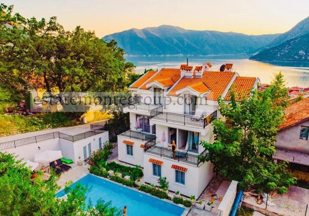 Dvosoban-stan-sa-bazenom-u-Risnu-Kotor Dvosoban stan sa bazenom u Risnu