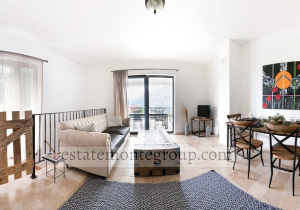 Dvosoban-stan-sa-bazenom-u-Risnu-Kotor-1 Dvosoban stan 500 m² – Risan, Kotor — fotografija 2