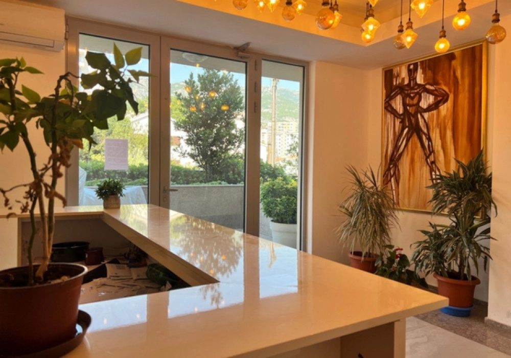 Dvosoban-stan-sa-terasama-u-Becicima-Budva-3 Dvosoban stan 98 m² – Bečići, Budva — fotografija 4