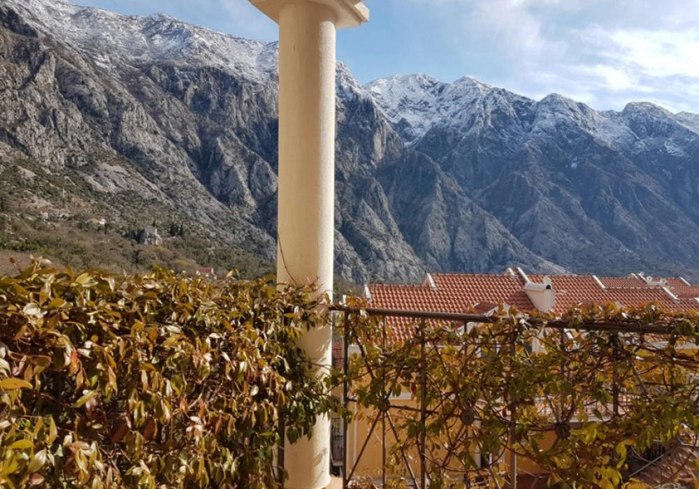 Dvosoban-stan-sa-bazenom-u-Orahovcu-Kotor-2 Dvosoban stan 126 m² – Orahovac, Kotor — fotografija 3