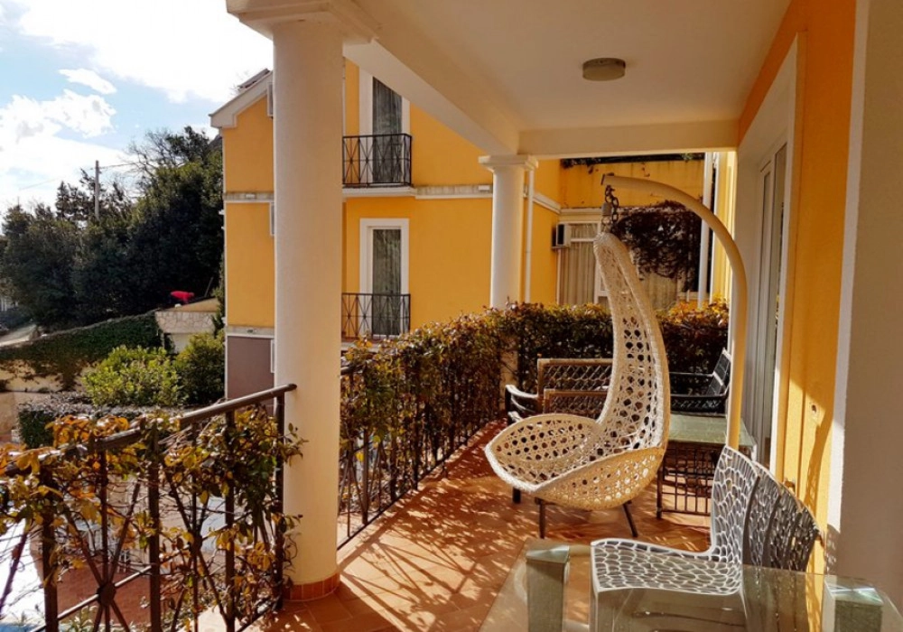 Dvosoban-stan-sa-bazenom-u-Orahovcu-Kotor-3 Dvosoban stan 126 m² – Orahovac, Kotor — fotografija 4
