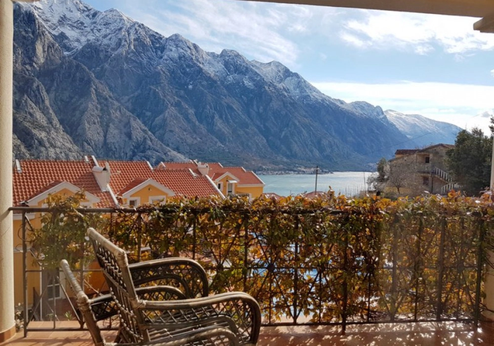 Dvosoban-stan-sa-bazenom-u-Orahovcu-Kotor-7 Dvosoban stan 126 m² – Orahovac, Kotor — fotografija 8