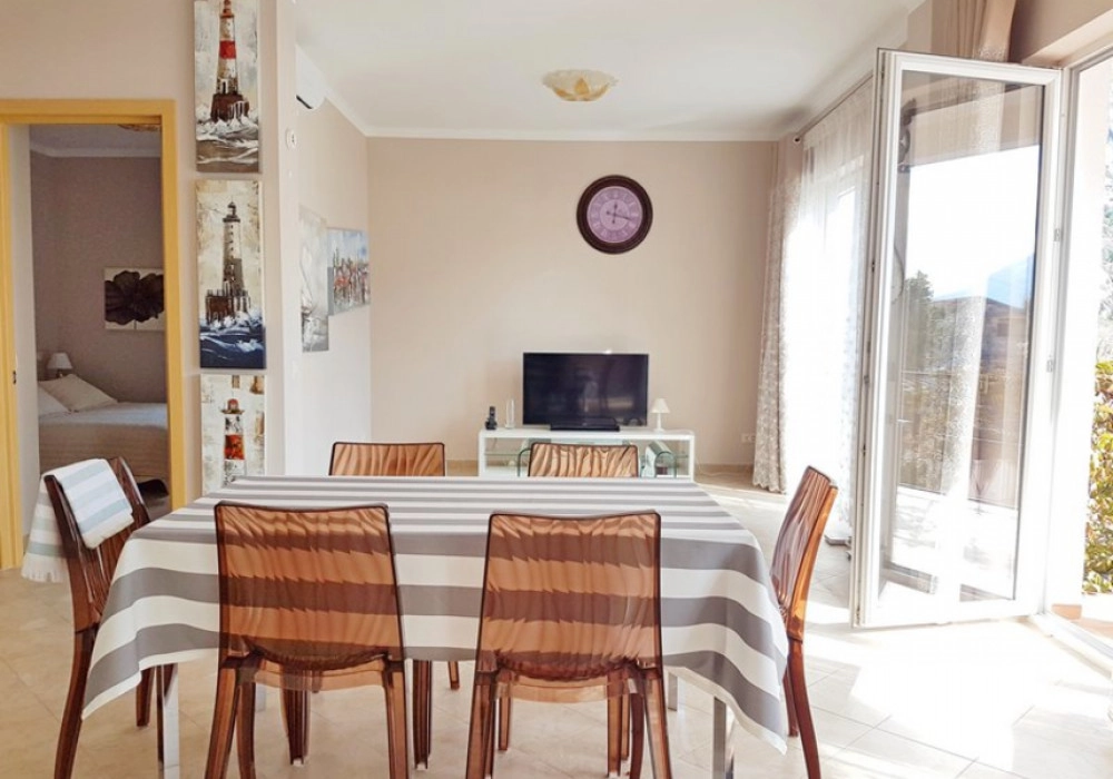 Dvosoban-stan-sa-bazenom-u-Orahovcu-Kotor-13 Dvosoban stan 126 m² – Orahovac, Kotor — fotografija 14