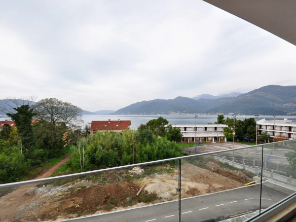 Dvosoban stan 72 m² – Tivat — fotografija 11