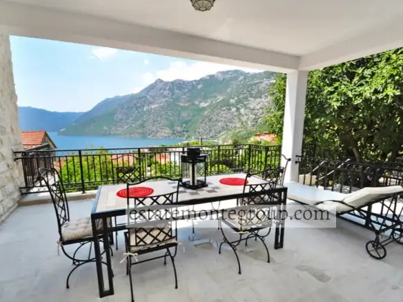 Dvosoban stan 500 m² – Risan, Kotor — fotografija 3