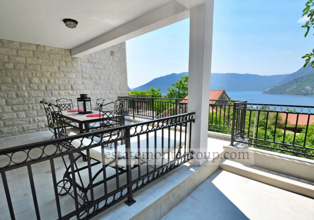 Dvosoban-stan-sa-bazenom-u-Risnu-Kotor-4 Dvosoban stan 500 m² – Risan, Kotor — fotografija 5