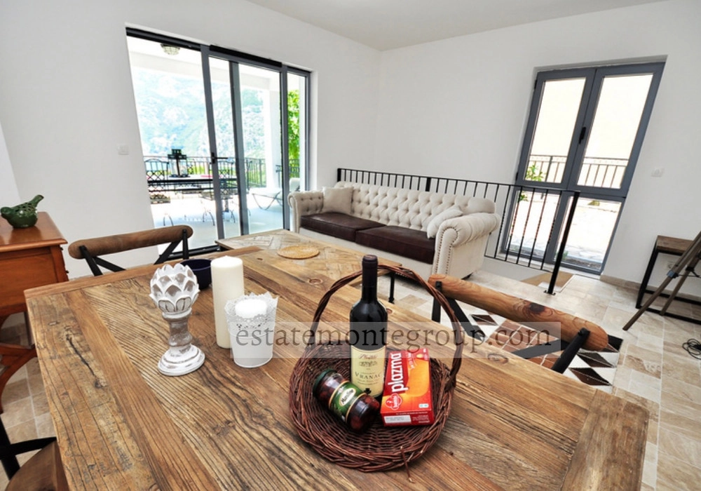 Dvosoban-stan-sa-bazenom-u-Risnu-Kotor-7 Dvosoban stan 500 m² – Risan, Kotor — fotografija 8
