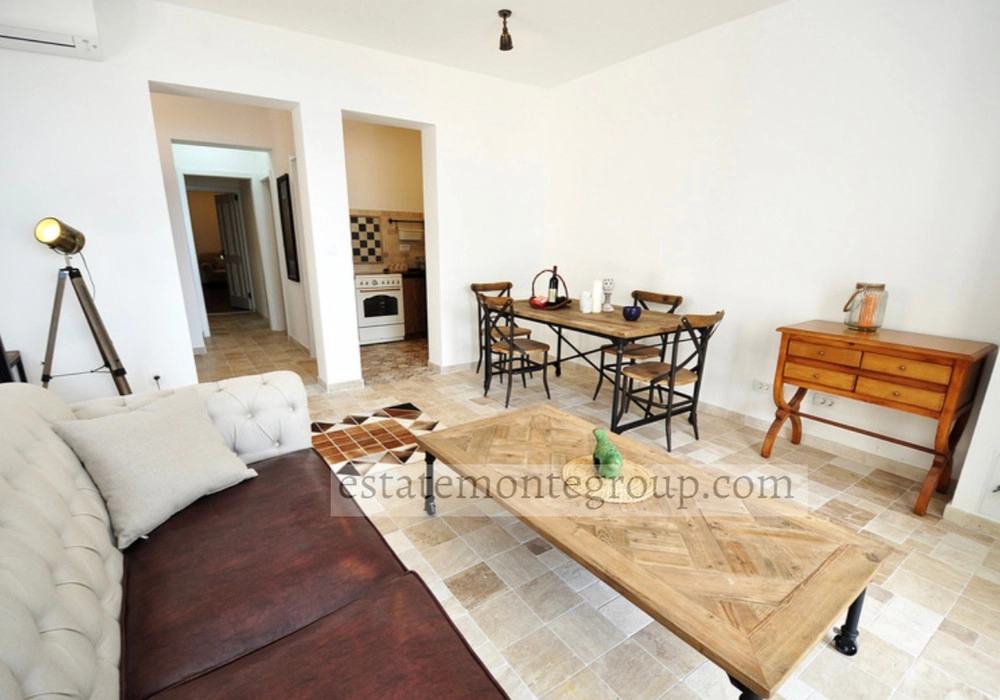 Dvosoban-stan-sa-bazenom-u-Risnu-Kotor-8 Dvosoban stan 500 m² – Risan, Kotor — fotografija 9