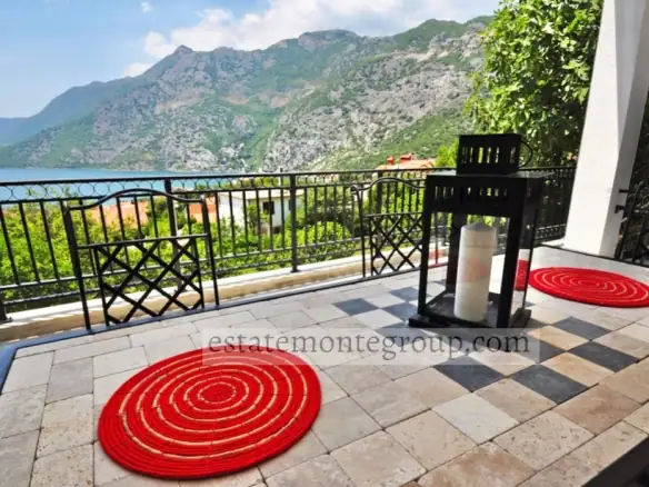 Dvosoban stan 500 m² – Risan, Kotor — fotografija 13
